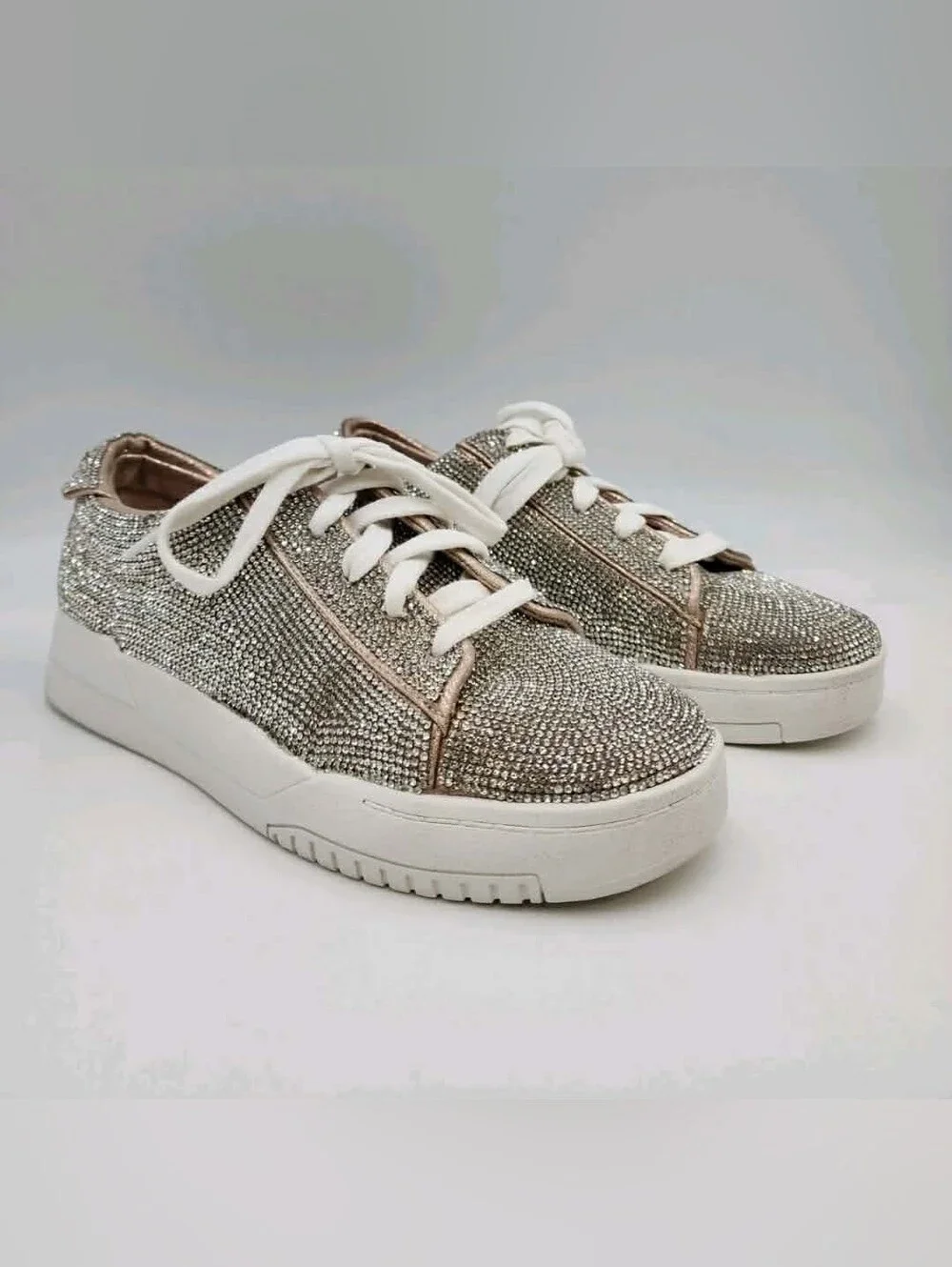Jessica Simpson Women's champane shimmer sand shoes Size 6M